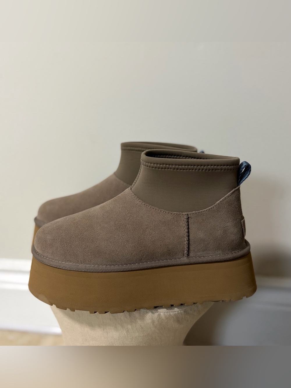 UGG Platform Ankle Booties - Women's Slip-On Chelsea Style (US 7)